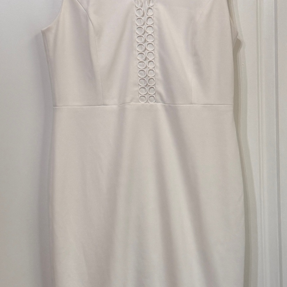 Calvin Klein Career Ivory Sleeveless Lace Trim V-Neck Sheath Dress. Size 8.